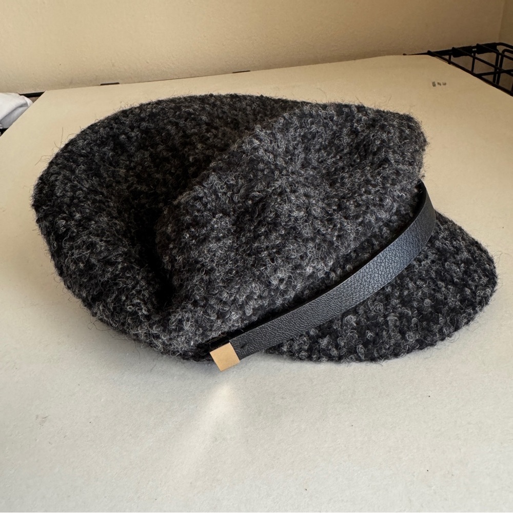Old Country Road Cabbie Paper Boy Vintage, Wool Blend Gray/Black knit. OS Lined
